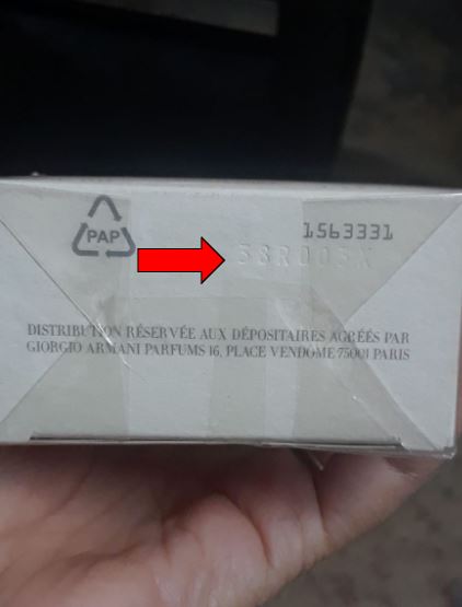 check-batch-code-perfumes.jpg